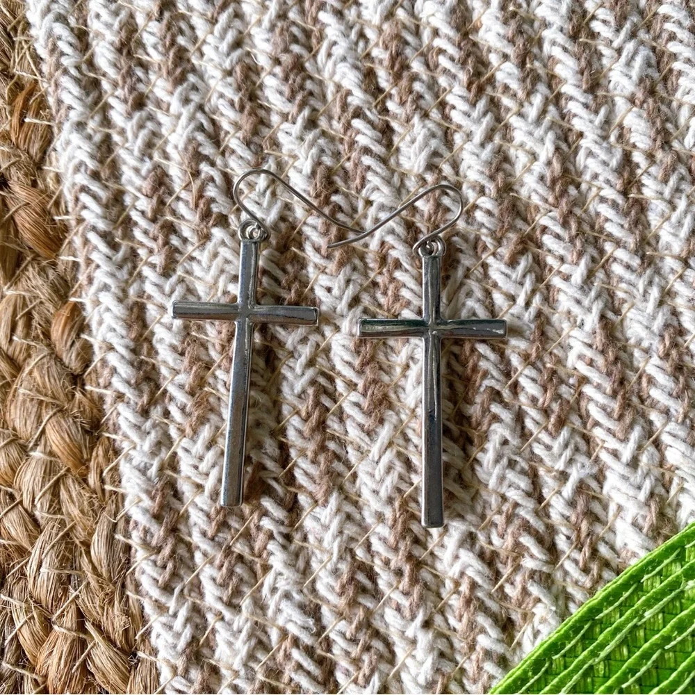 💎 SILVER CROSS CUSTOME JEWELRY EARRINGS!